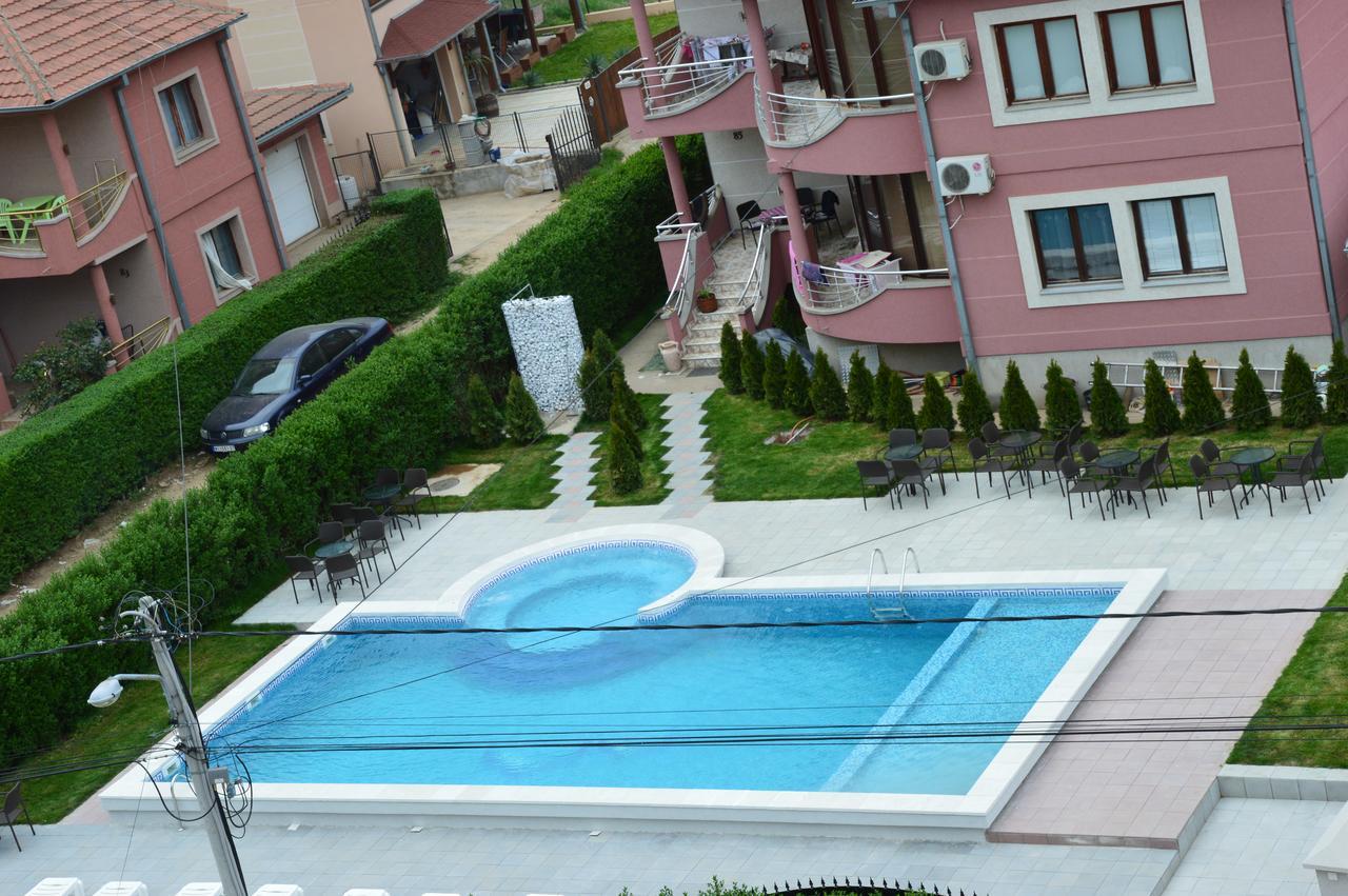 Poseidon Apartment Ni Esterno foto