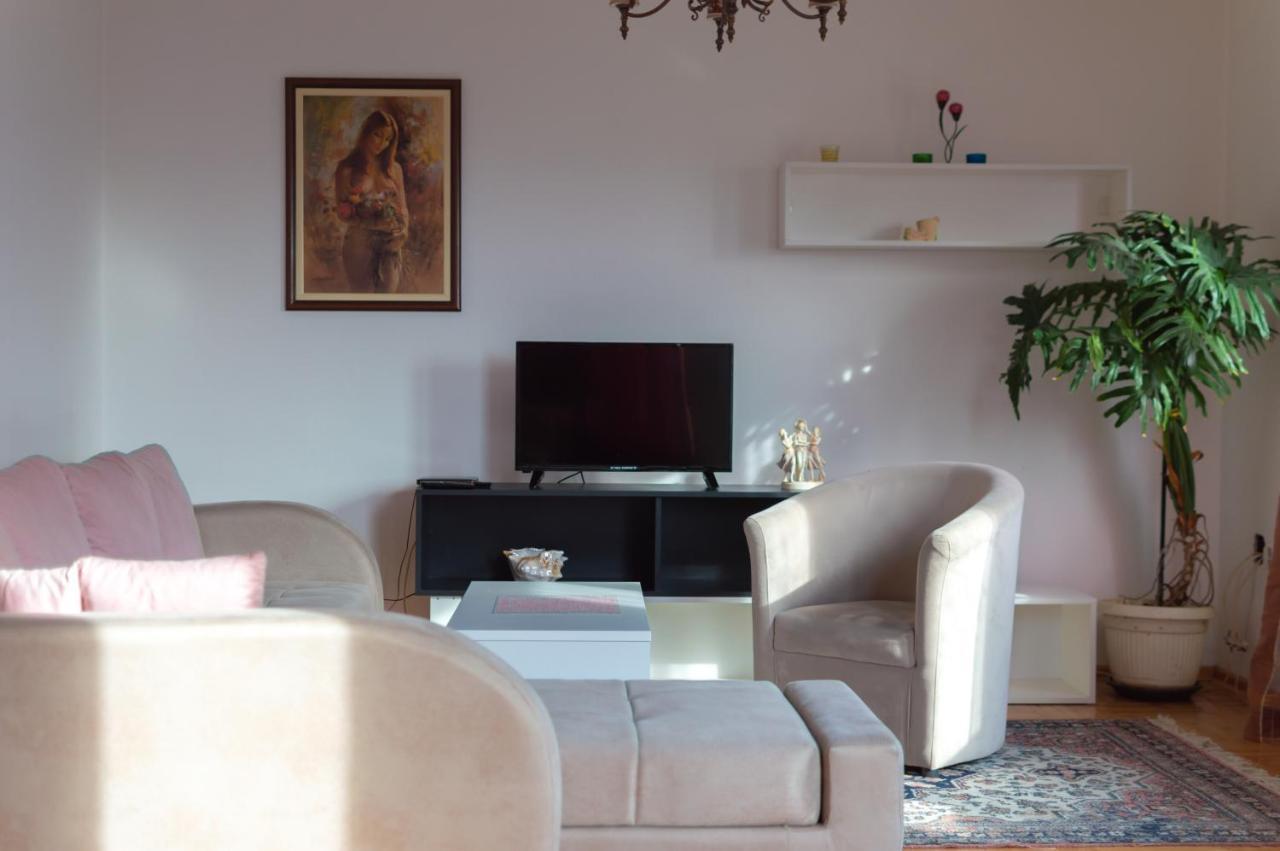 Poseidon Apartment Ni Esterno foto